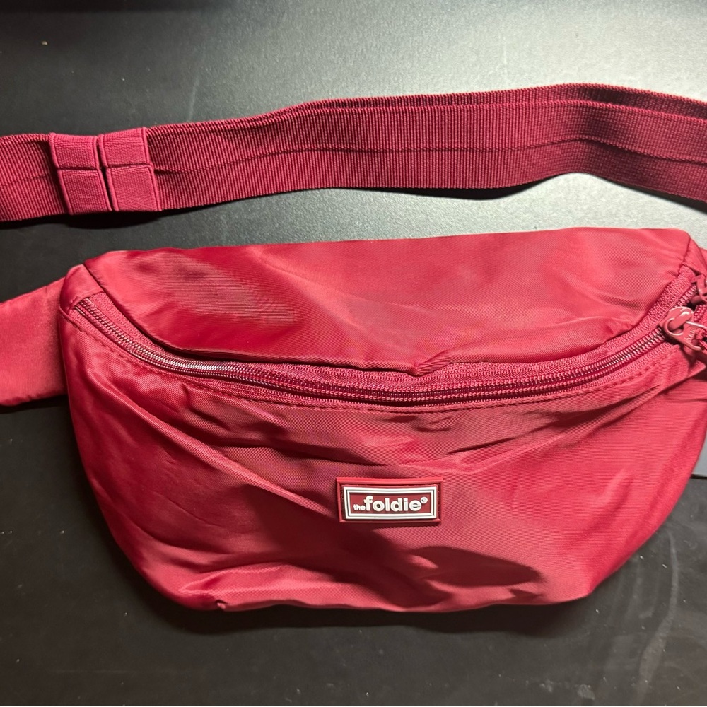 The Foldie crossbody- RED